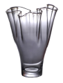 Bezbarwny wazon falbana z grubego szkła o wysokości 29 cm.png