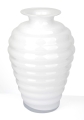 Wazon na kwiaty z białego szkła o harmonijkowych ściankach h 40 cm.JPG